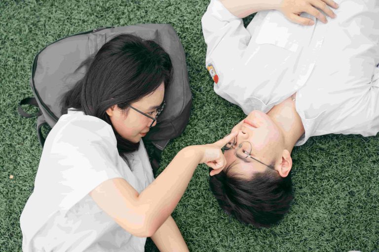 Three behaviors that are most unappealing during blind dates