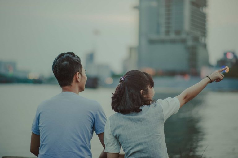 What is the power of family discourse? How to balance decision-making power between spouses