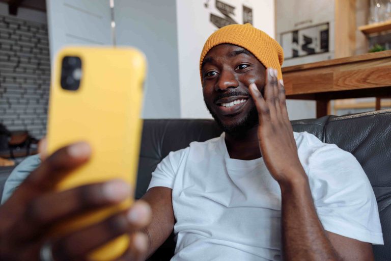 How to Create a Dating Profile That Gets More Matches